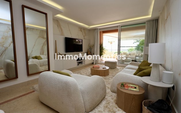 Resale - Apartment - Marbella - Nueva Andalucía