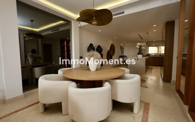 Resale - Apartment - Marbella - Nueva Andalucía