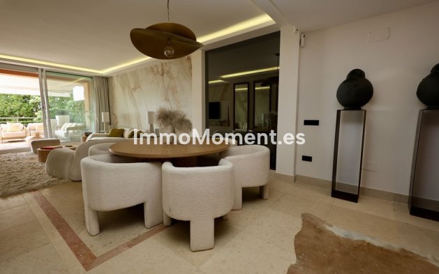 Resale - Apartment - Marbella - Nueva Andalucía