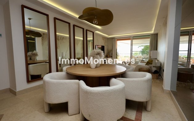 Resale - Apartment - Marbella - Nueva Andalucía
