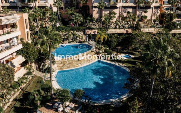 Resale - Apartment - Marbella - Nueva Andalucía