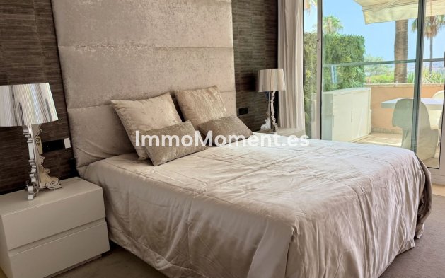 Resale - Apartment - Marbella - Nueva Andalucía