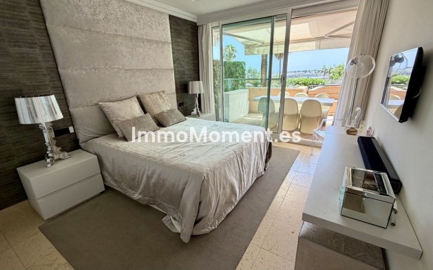 Resale - Apartment - Marbella - Nueva Andalucía