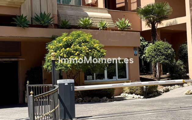 Resale - Apartment - Marbella - Nueva Andalucía