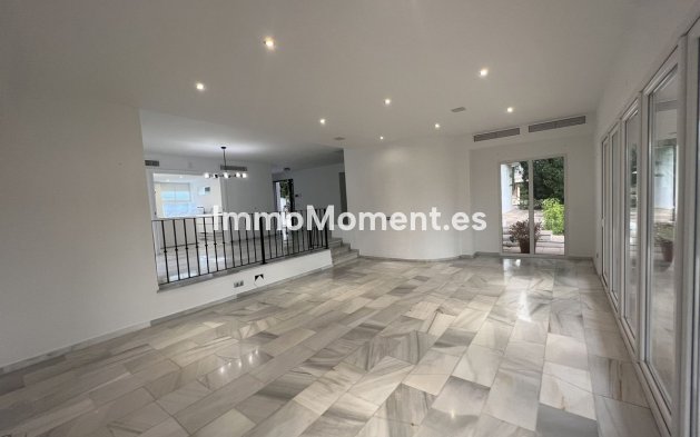 Resale - Detached villa - Marbella - Nueva Andalucía