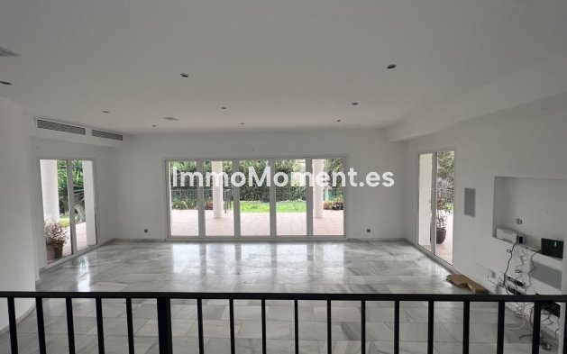 Resale - Detached villa - Marbella - Nueva Andalucía