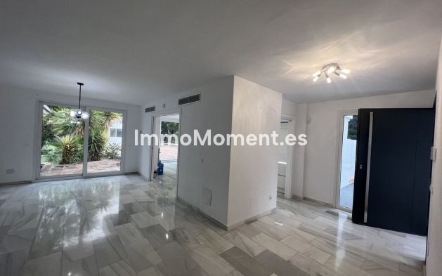 Resale - Detached villa - Marbella - Nueva Andalucía