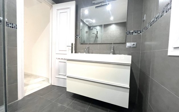 Resale - Detached villa - Marbella - Nueva Andalucía