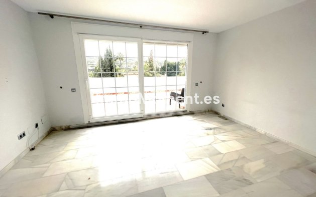 Resale - Detached villa - Marbella - Nueva Andalucía