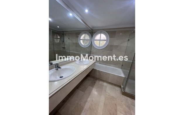 Resale - Detached villa - Marbella - Nueva Andalucía