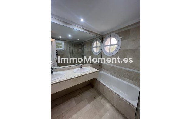 Resale - Detached villa - Marbella - Nueva Andalucía