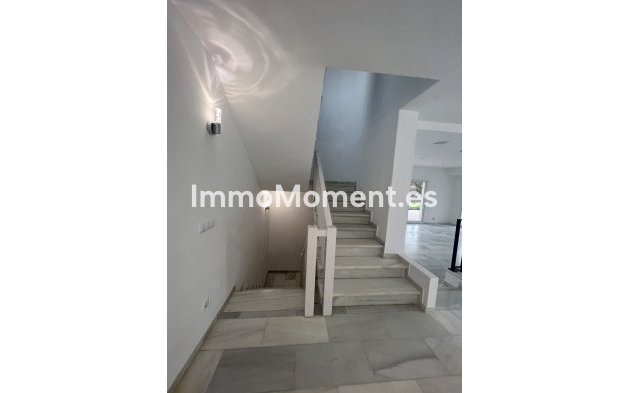 Resale - Detached villa - Marbella - Nueva Andalucía