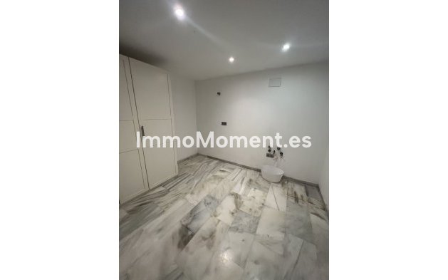 Resale - Detached villa - Marbella - Nueva Andalucía