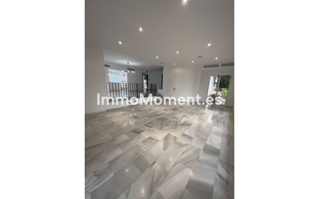 Resale - Detached villa - Marbella - Nueva Andalucía