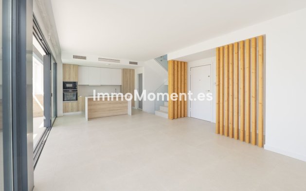 Resale - Detached villa - Estepona - Estepona Centro