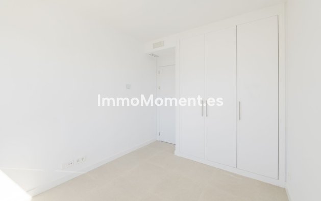 Resale - Detached villa - Estepona - Estepona Centro
