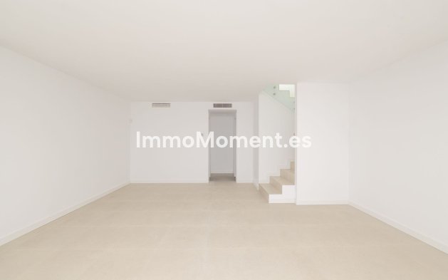 Resale - Detached villa - Estepona - Estepona Centro