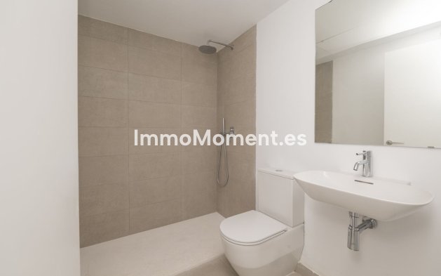 Resale - Detached villa - Estepona - Estepona Centro