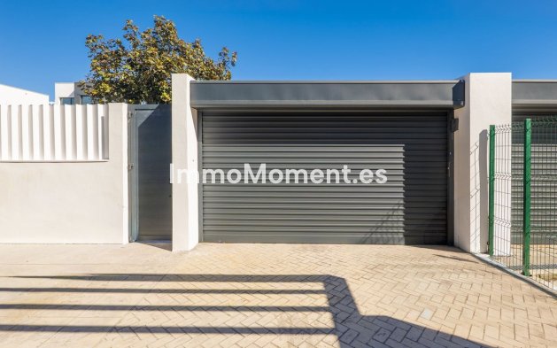 Resale - Detached villa - Estepona - Estepona Centro