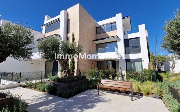 Resale - Apartment - Estepona - Estepona Centro