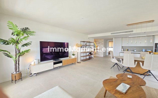 Resale - Apartment - Estepona - Selwo