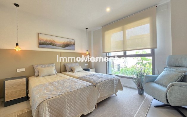 Resale - Apartment - Estepona - Selwo