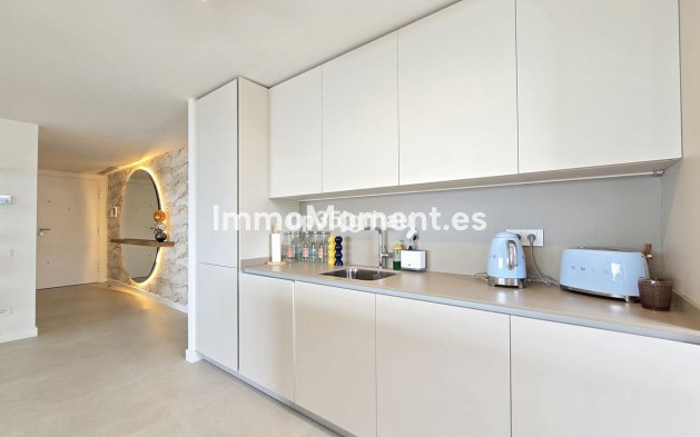 Resale - Apartment - Estepona - Selwo