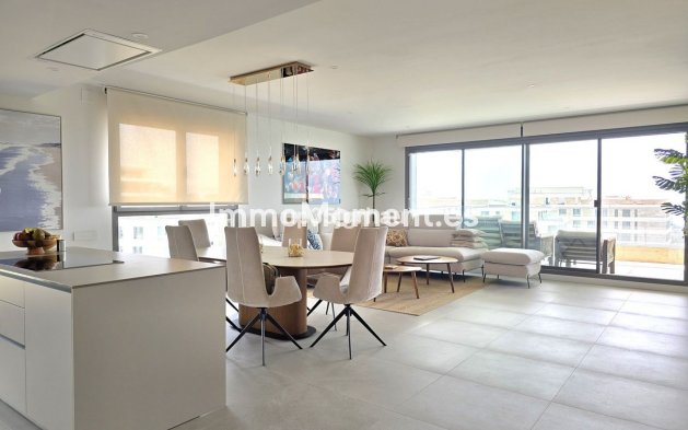 Resale - Apartment - Estepona - Selwo