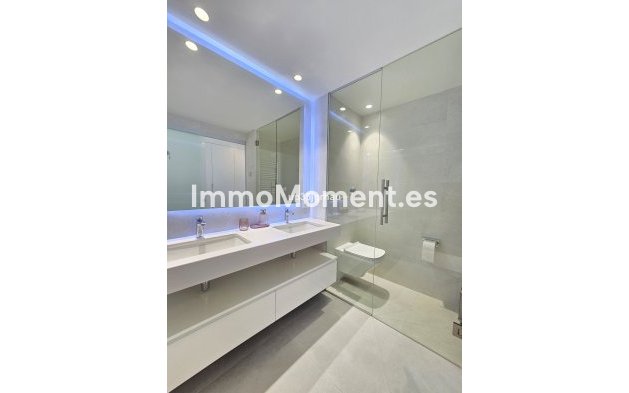 Resale - Apartment - Estepona - Selwo