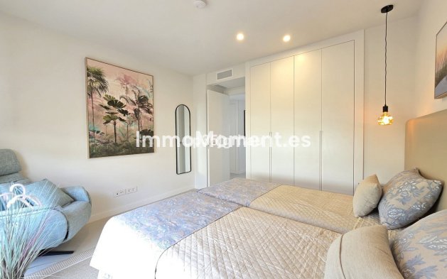 Resale - Apartment - Estepona - Selwo