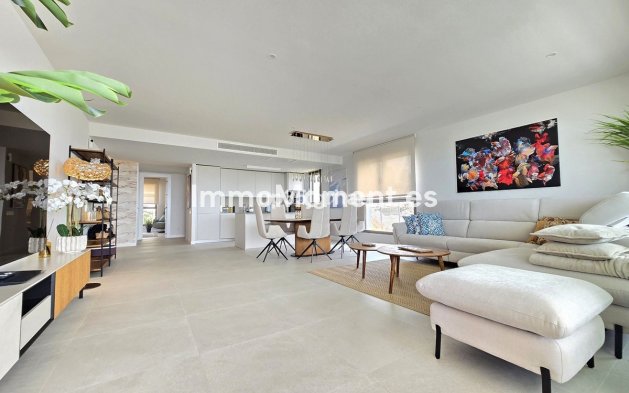 Resale - Apartment - Estepona - Selwo