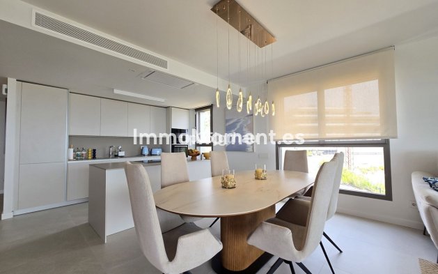 Resale - Apartment - Estepona - Selwo