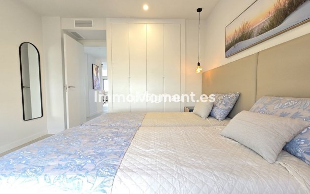 Resale - Apartment - Estepona - Selwo
