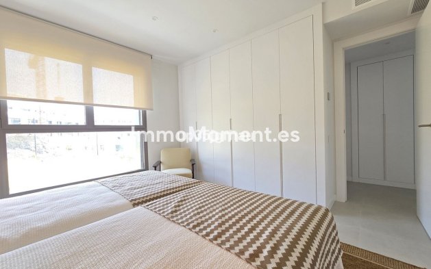 Resale - Apartment - Estepona - Selwo