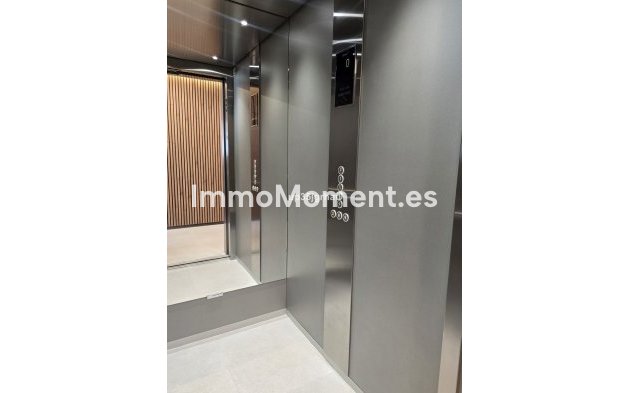 Resale - Apartment - Estepona - Selwo