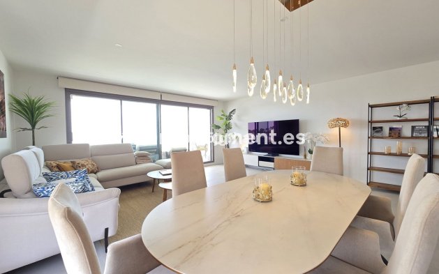 Resale - Apartment - Estepona - Selwo