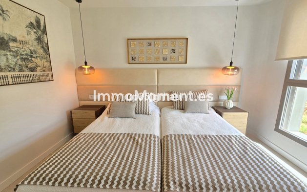 Resale - Apartment - Estepona - Selwo