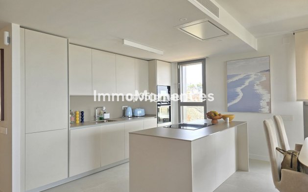 Resale - Apartment - Estepona - Selwo