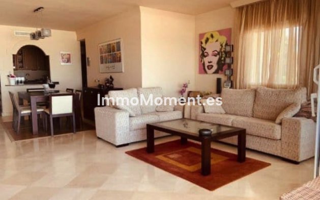 Resale - Apartment - Estepona - Estepona Centro