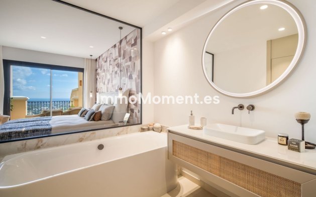 Resale - Apartment - Benahavís - Benahavís Centro
