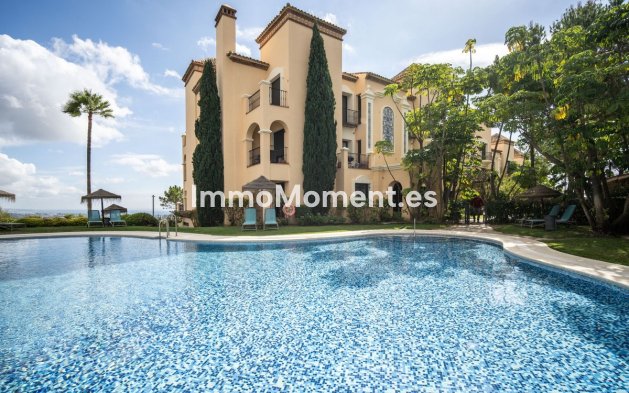 Resale - Apartment - Benahavís - Benahavís Centro