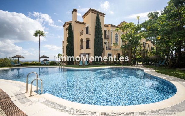 Resale - Apartment - Benahavís - Benahavís Centro