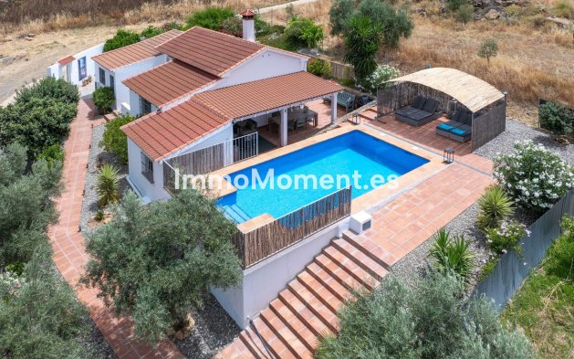 Revente - Maison de campagne - Intérieur                       - Alora