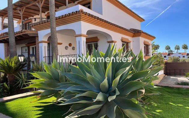 Wiederverkauf - Freistehende Villa -   Inländisch - Alhaurín el Grande Centro