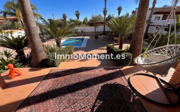 Wiederverkauf - Freistehende Villa -   Inländisch - Alhaurín el Grande Centro