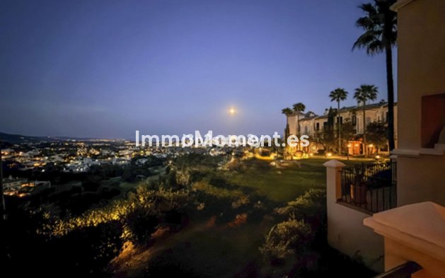 Resale - Apartment - Benahavís - La Quinta