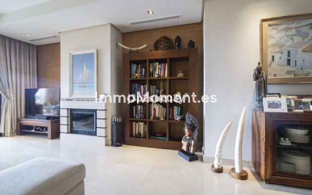 Resale - Apartment - Benahavís - La Quinta