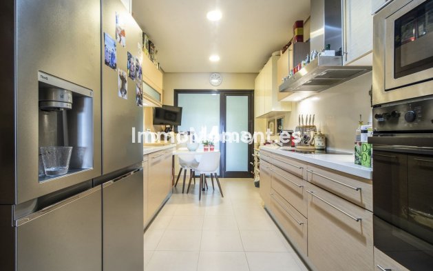 Resale - Apartment - Benahavís - La Quinta