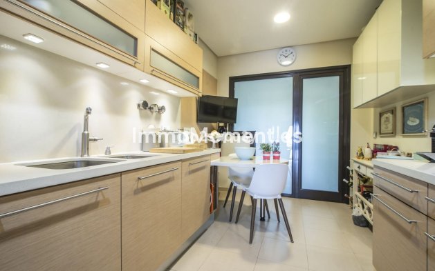 Resale - Apartment - Benahavís - La Quinta