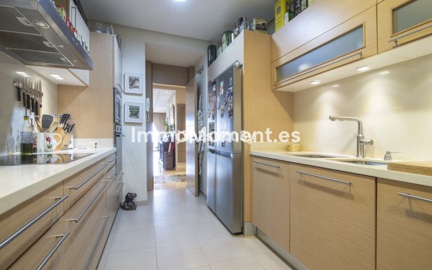 Resale - Apartment - Benahavís - La Quinta